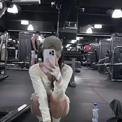 沈杰诗